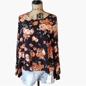 One Clothing Women's Size XL Floral Boho bell sleeves with open Keyhole Back New